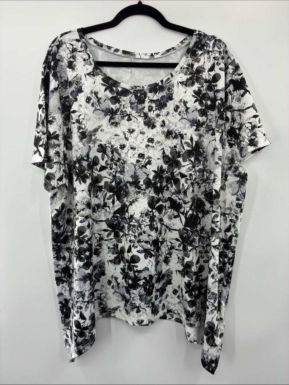 Princess Cruises Floral Short-Sleeve Blouse — Black & White size XXL